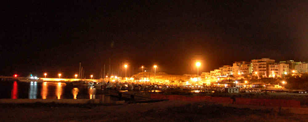 il porto di Vieste di notte