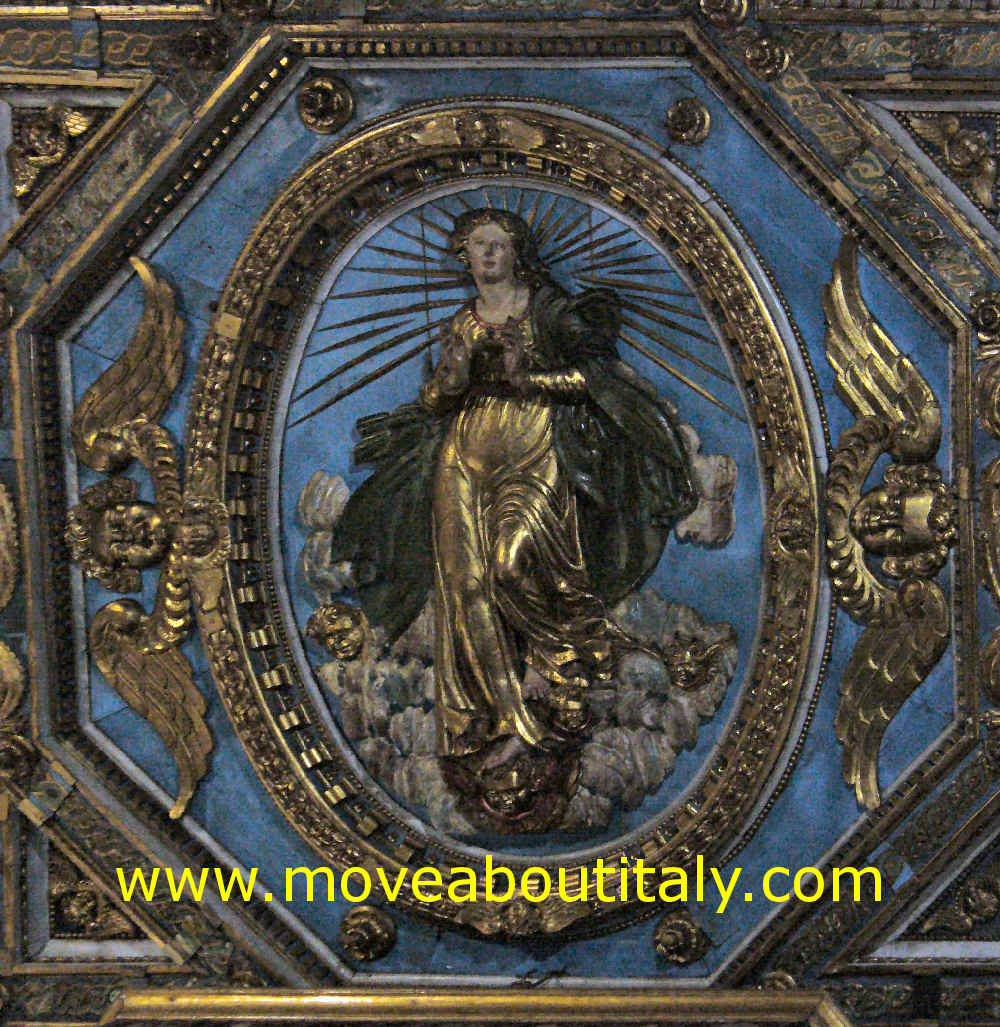 Soffitto dorato della Cattedrale di Santa Maria Assunta